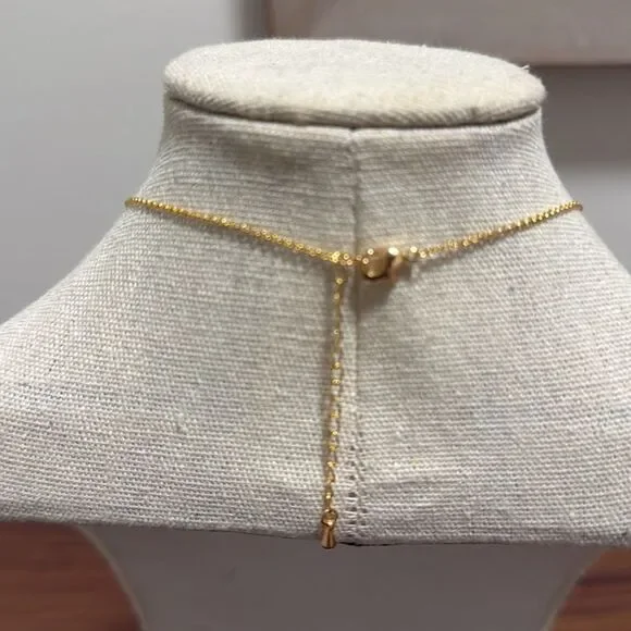 NWOT Clover Flower GoldTone Pendant Necklace & Matching Post Earrings. - Picture 3 of 9